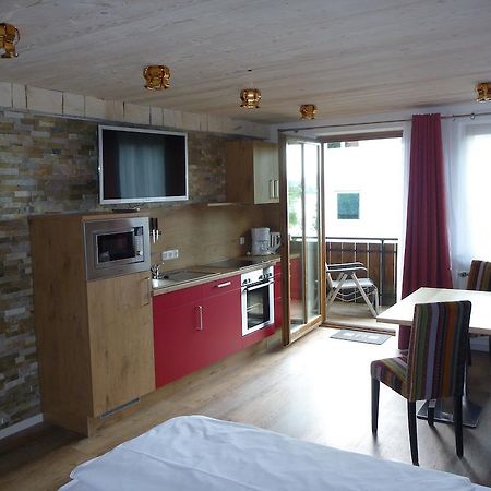 Gaestehaus Guggomos "Das Allgaeustyle" Fussen Bagian luar foto